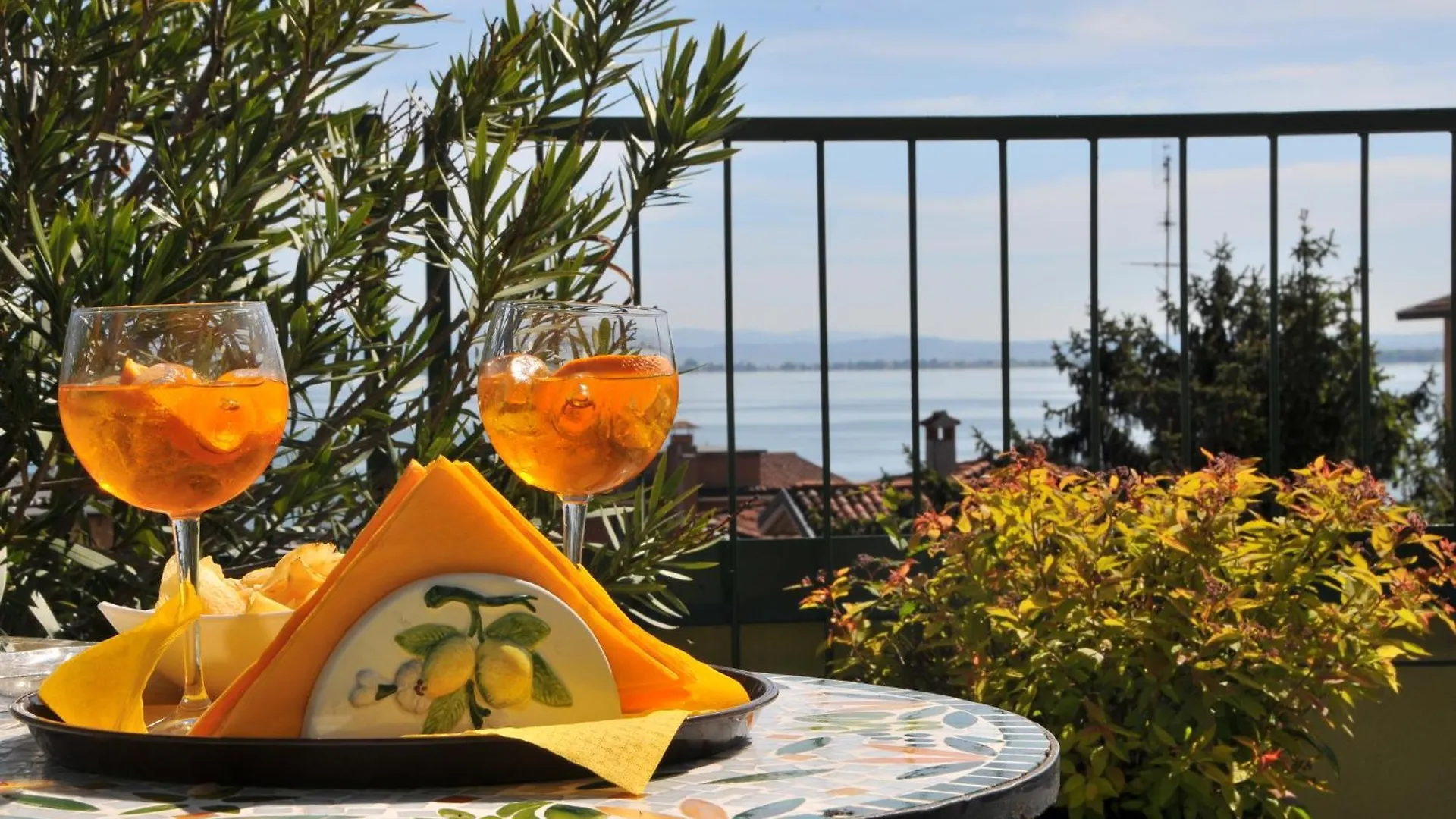 Hotel Astoria Desenzano del Garda 3*,  Italia