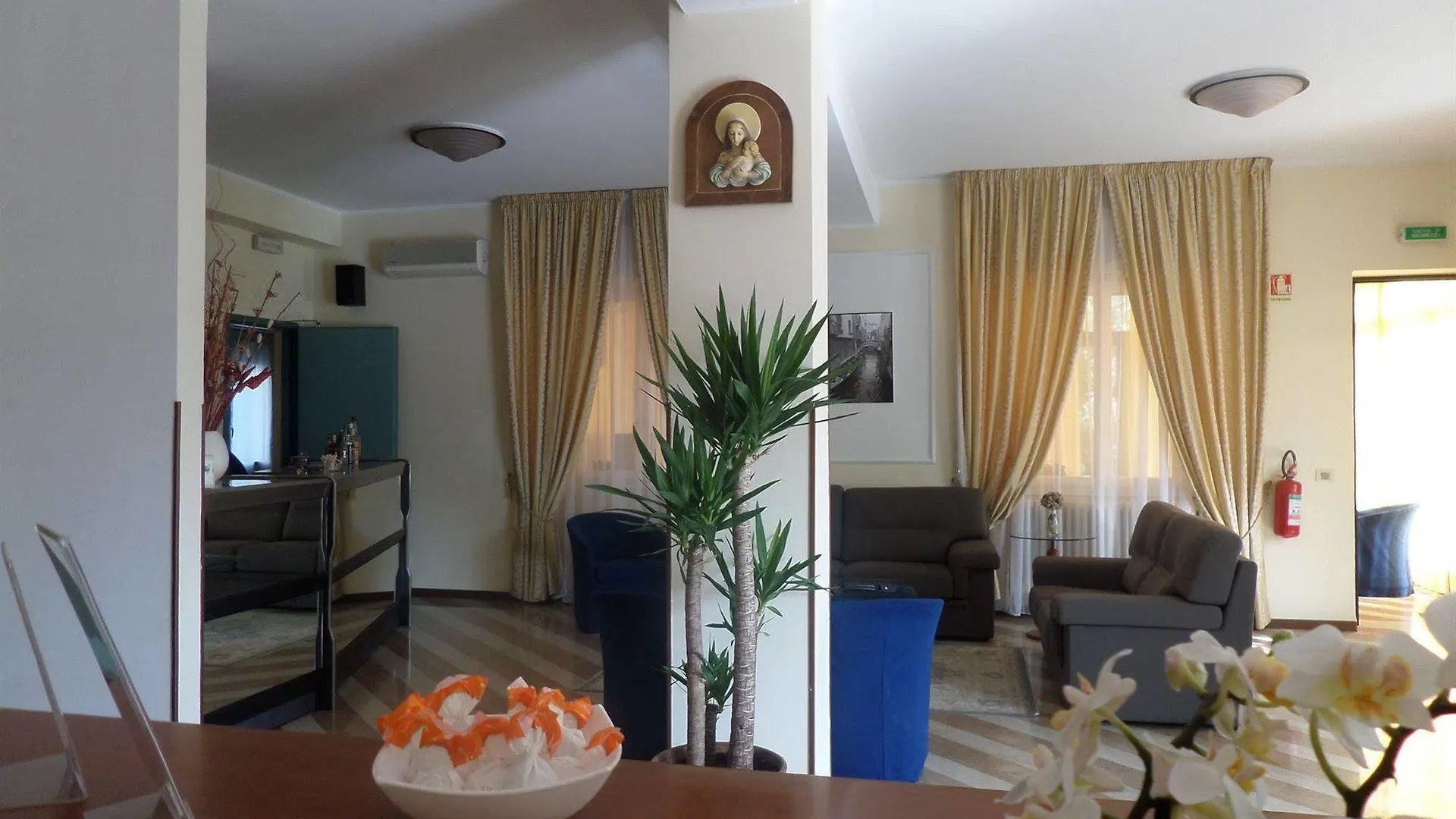 Hotel Astoria Desenzano del Garda 3*,  Italia